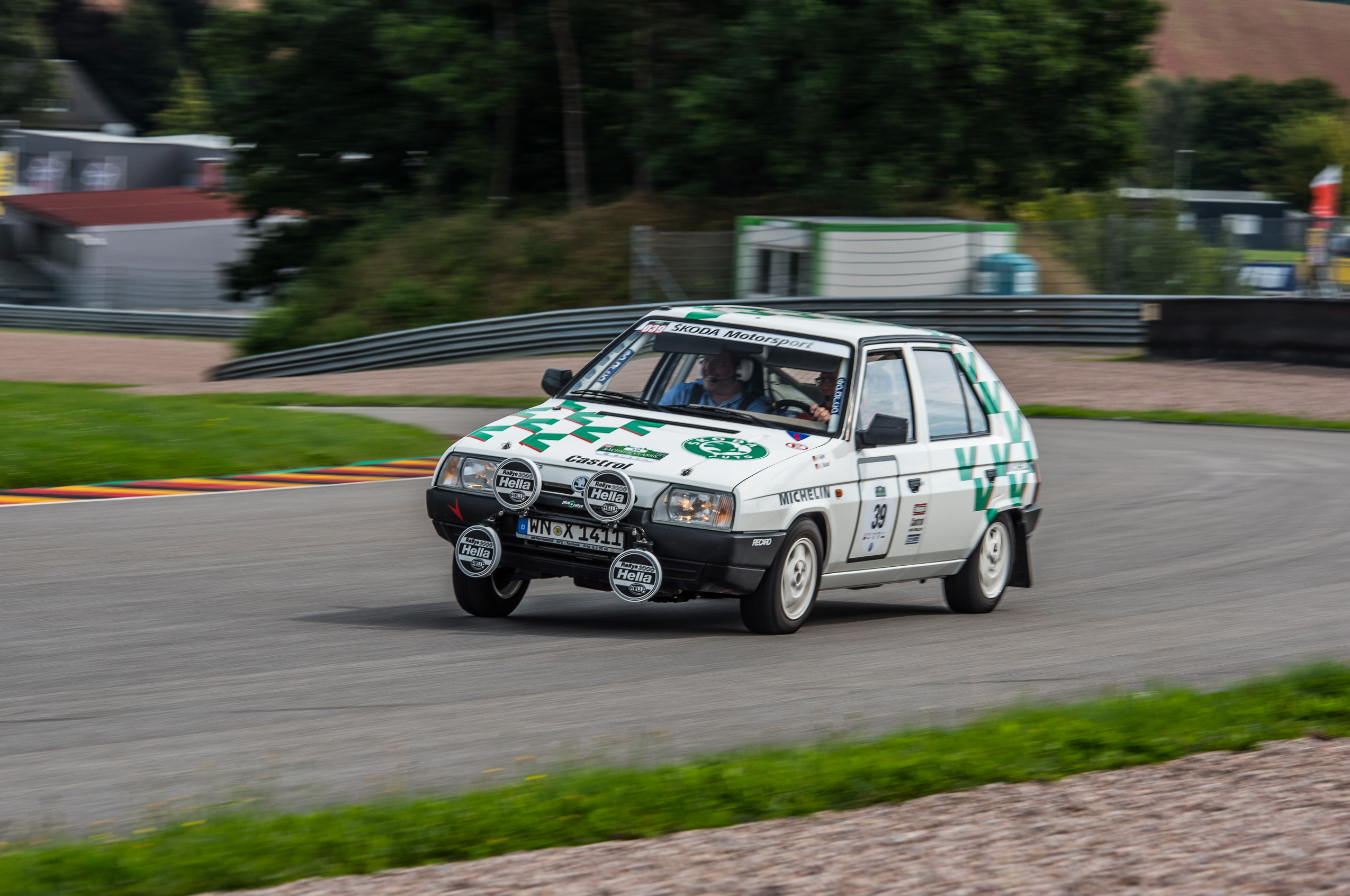 Fabia RS Rally2 v legendárních barvách