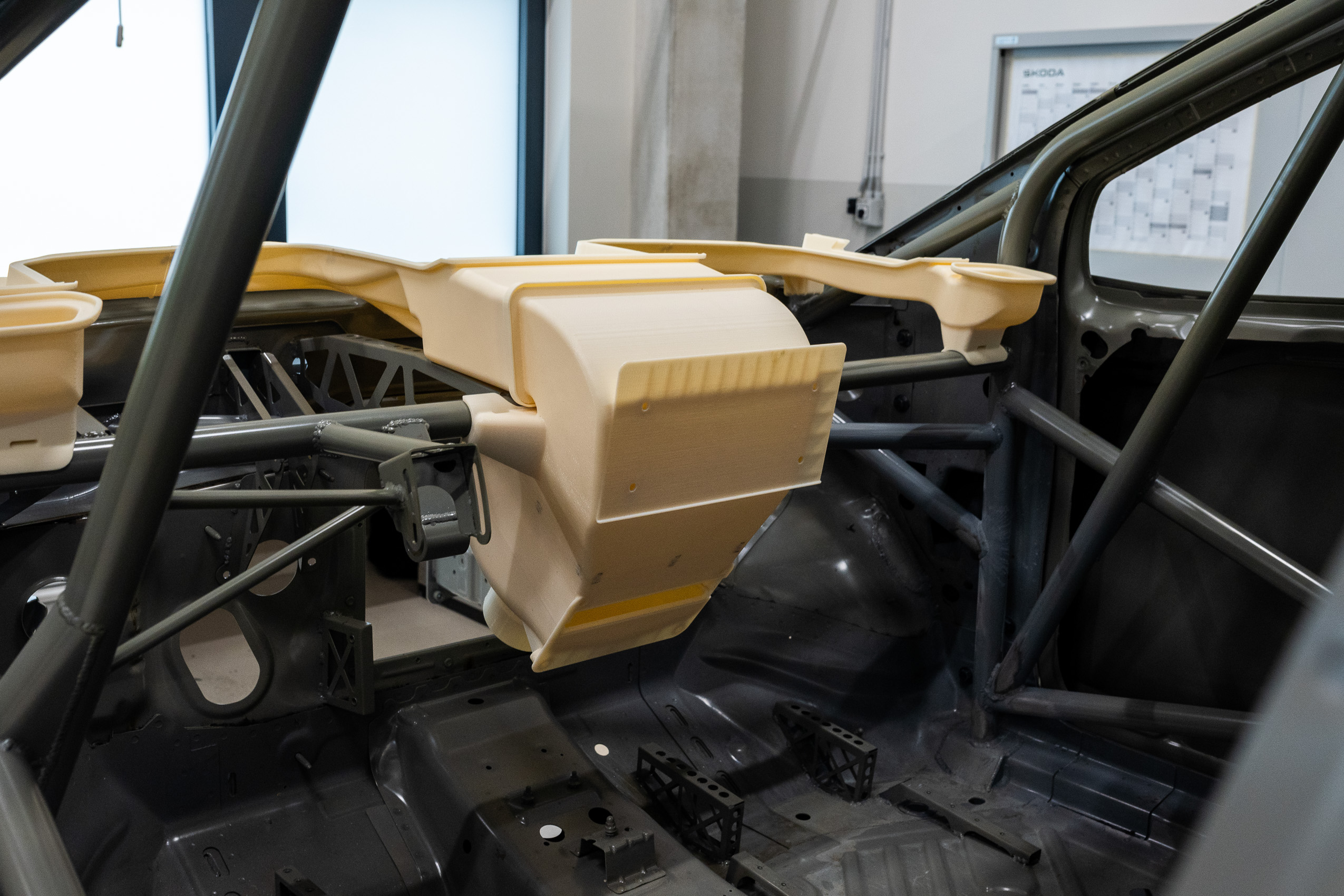 Competition-inspired technology | Škoda Enyaq RS Race