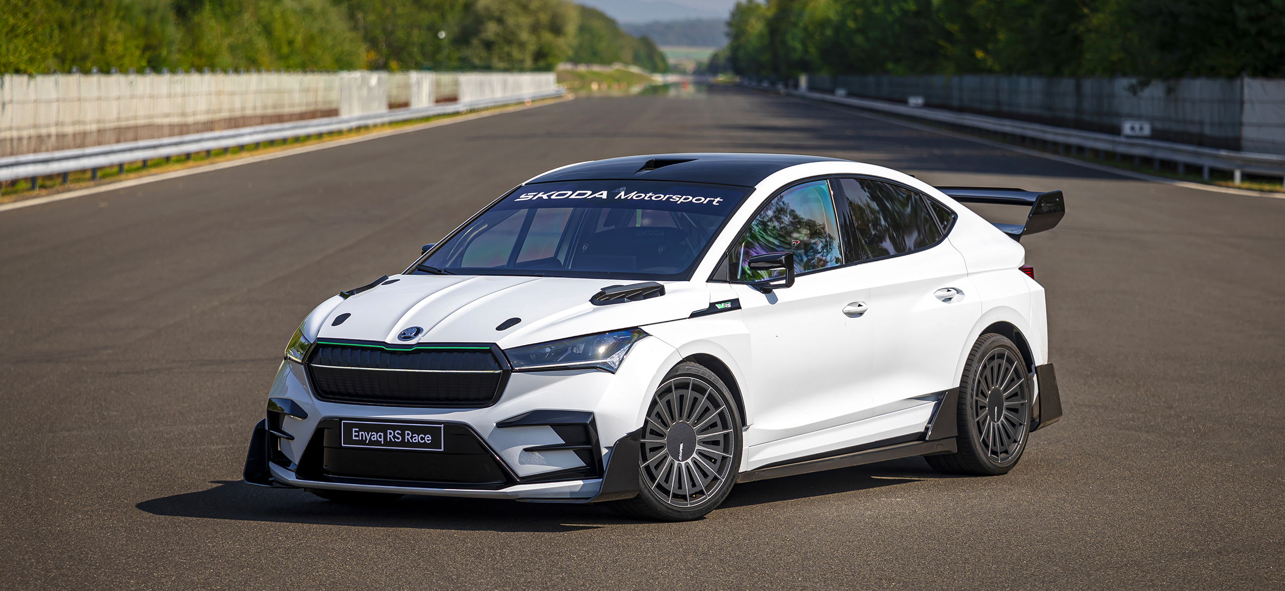 Elektrizující zábava z řízení | Enyaq RS Race